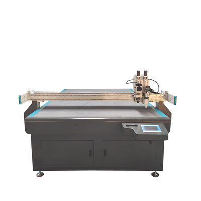 Cnc Oscillating ছুরি কাটিং মেশিন কার ম্যাট কাটিংয়ের জন্য 1625 ওয়ার্কিং সাইজ